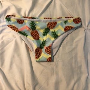 Women swim bottoms brand new!